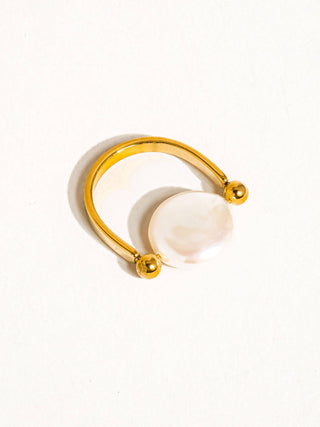 Déodat Baroque Pearl Ring