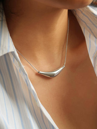 Cendre 18K Gold Non-Tarnish Curve Sweater Necklace