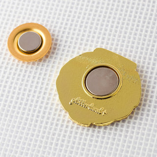 Shell Pocket Doll Compact Needle Minder Magnet