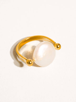 Déodat Baroque Pearl Ring