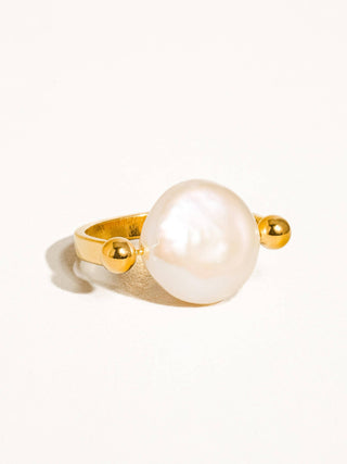 Déodat Baroque Pearl Ring